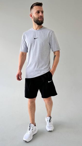 Чоловічий літній комплект Nike сірий меланж з футболкою та чорними шортами 394 фото
