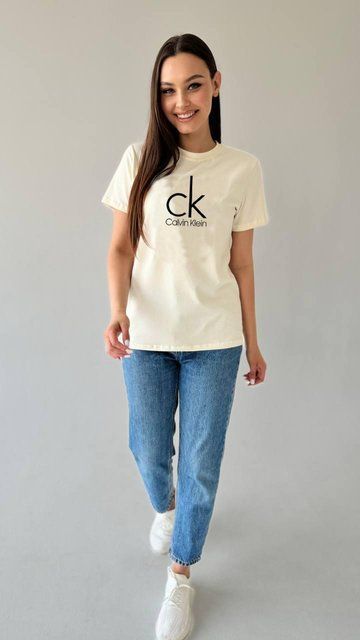 Жіноча футболка Calvin Klein молоко 8884 фото