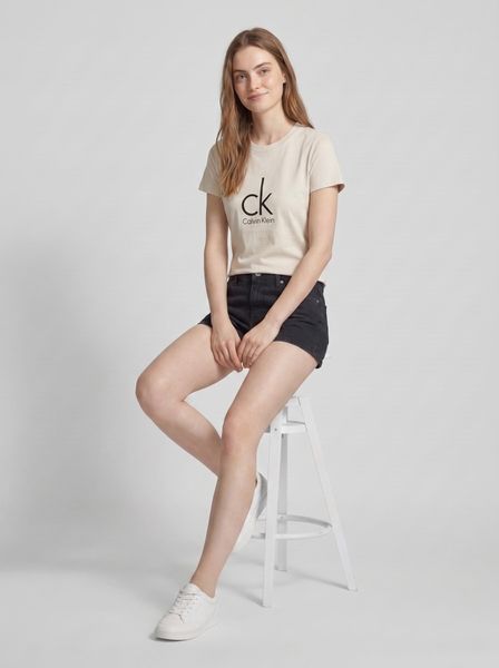 Жіноча літня футболка кулір Calvin Klein молочна 8884 фото